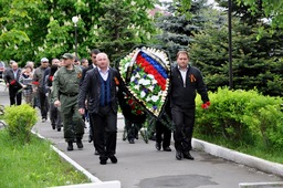 Сотрудники «Газпром межрегионгаз Пятигорск» почтили память погибших возложением цветов