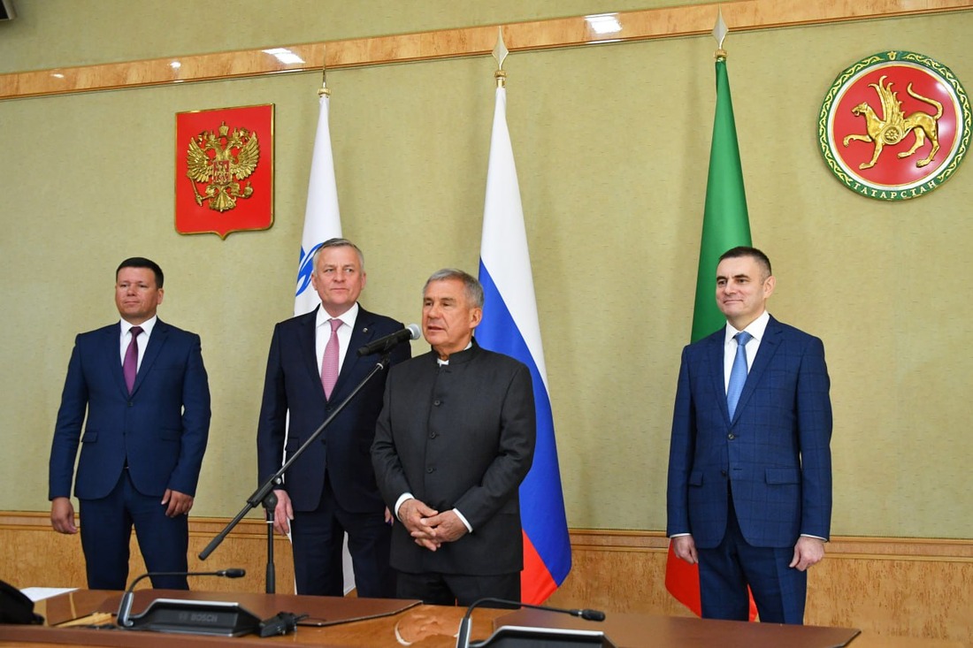 В центре Сергей Густов и Рустам Минниханов