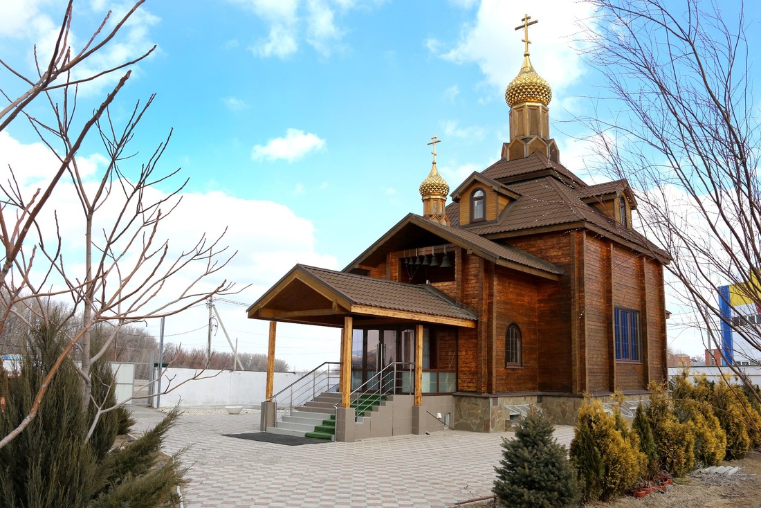 храм Живоначальной Троицы в Среднеахтубинском районе Волгоградской области