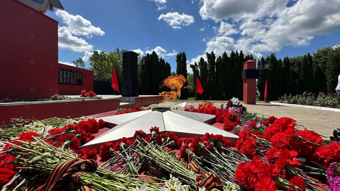 Вечный огонь на мемориале в Мосальске