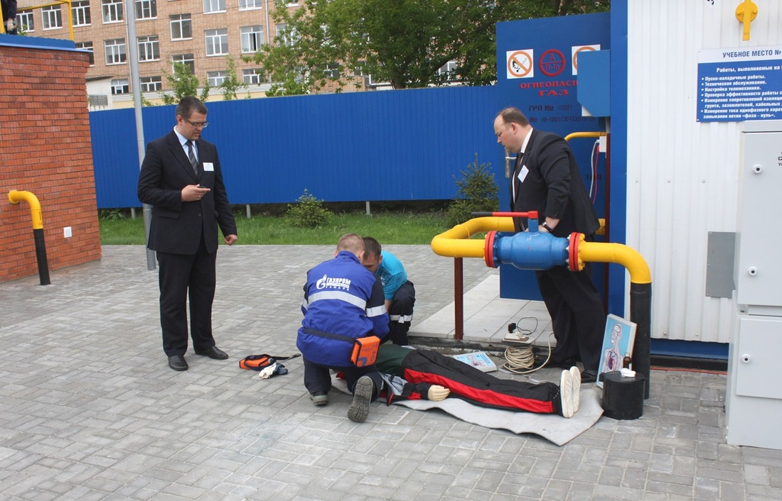 В ходе командных учений газовики совместно с представителями МЧС отработали навыки оказания первой доврачебной помощи