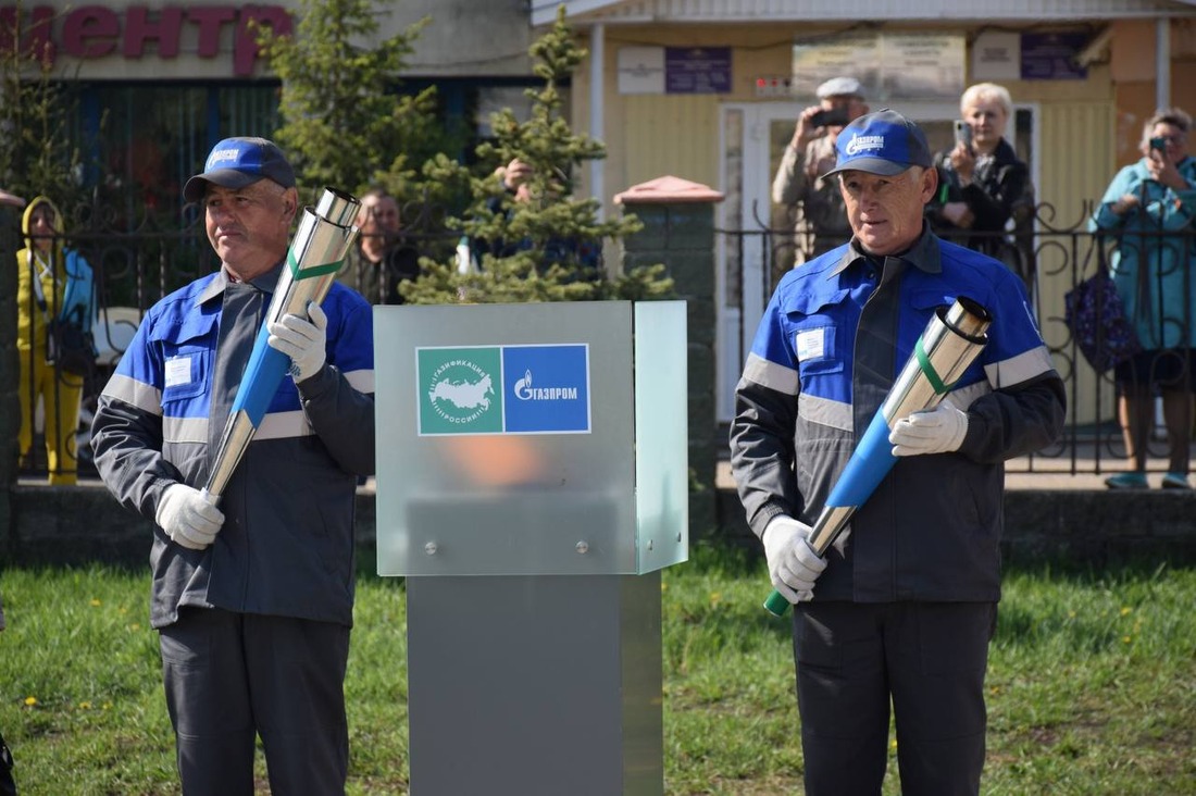 Церемония зажжения Вечного огня в селе Мраково