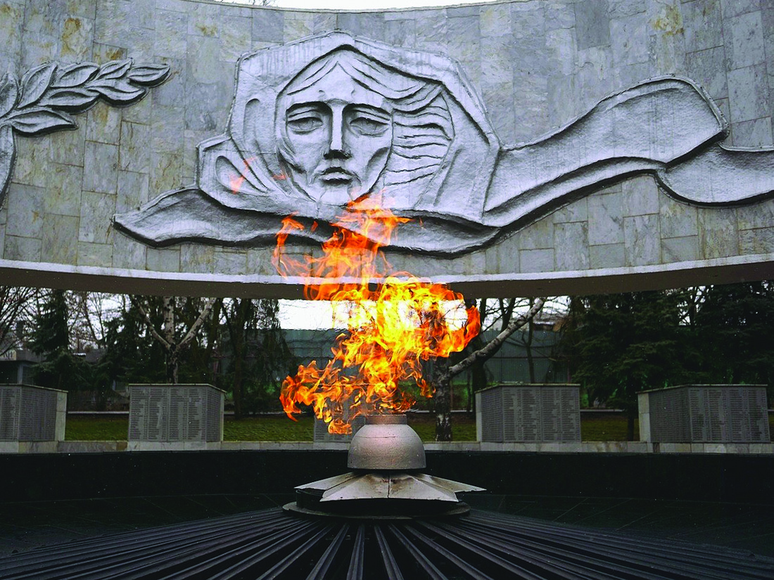 Мемориал с Вечным огнём в парке имени Фрунзе в Ростове-на-Дону