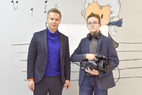 Александр Чиликин с учеником киностудии