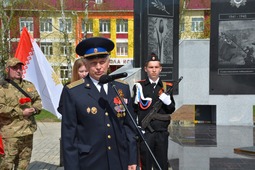Почетные гости торжественного мероприятия зажжения Вечного огня в поселке Советский Республики Марий Эл