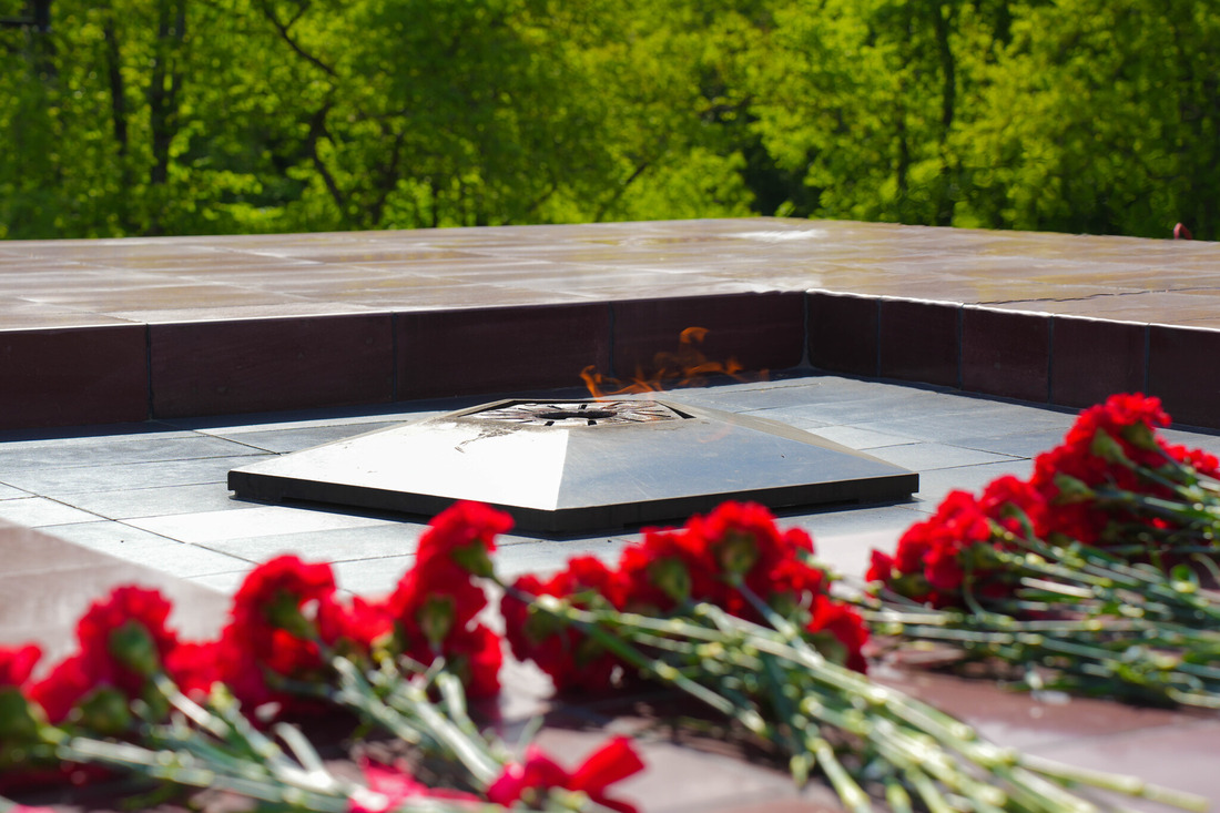 Вечный огонь на мемориальном комплексе «Могила Неизвестного солдата с Вечным огнем Славы», г. Петрозаводск
