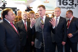Александр Новак у микрофона