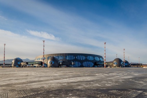 Здание международного терминала аэрпорта Петропавловска-Камчатского