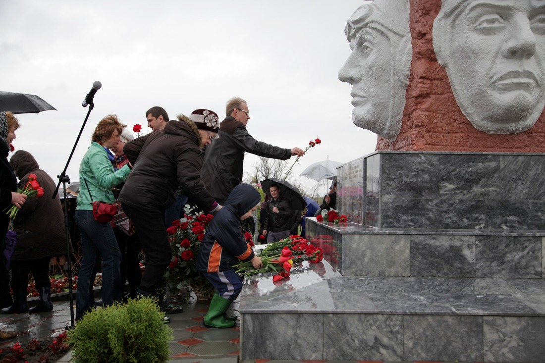 Открытие мемориала «Слава героям!» в с. Золотое Красноармейского района Саратовской области